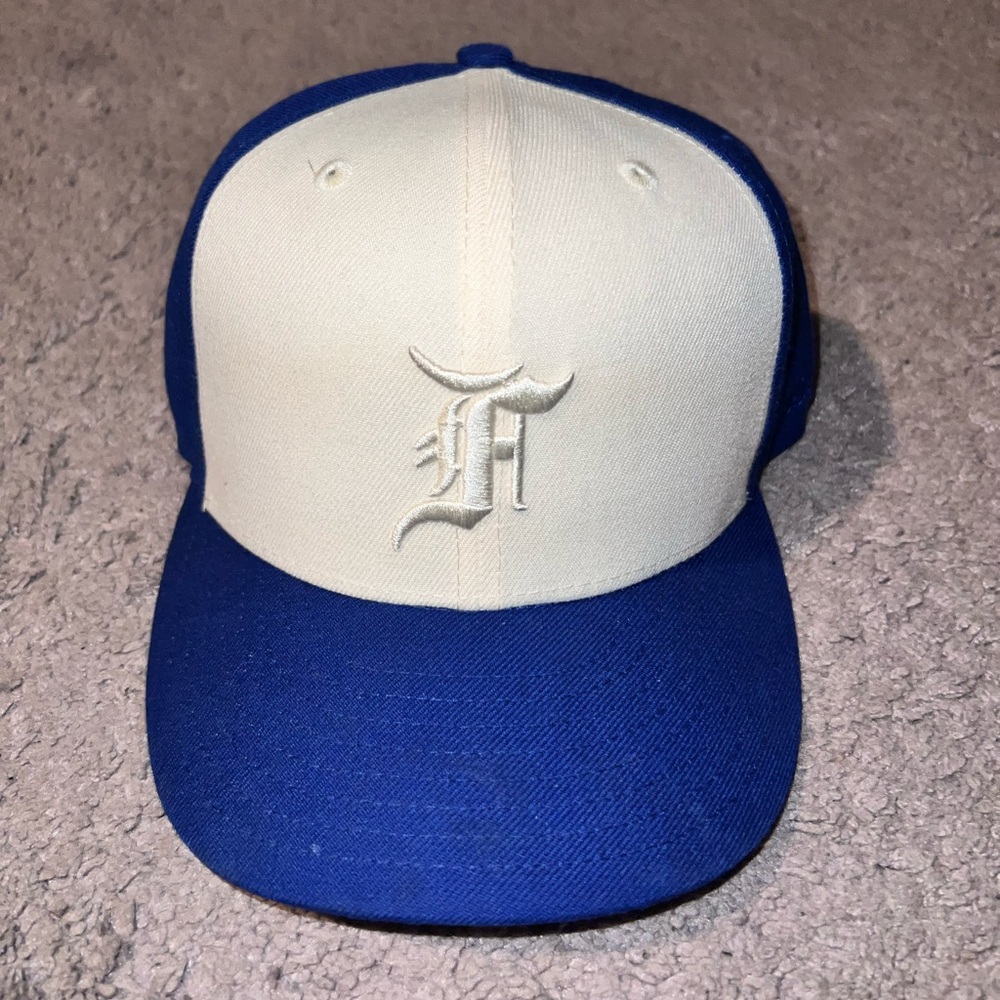 Fear of god essentials fitted hat